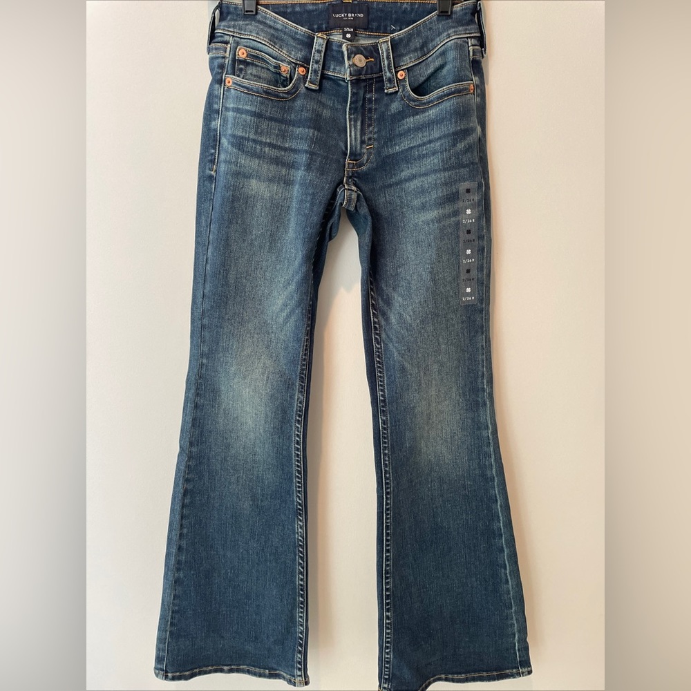 Lucky Brand women’s jean size 2/26R dark flared low rise NWOT